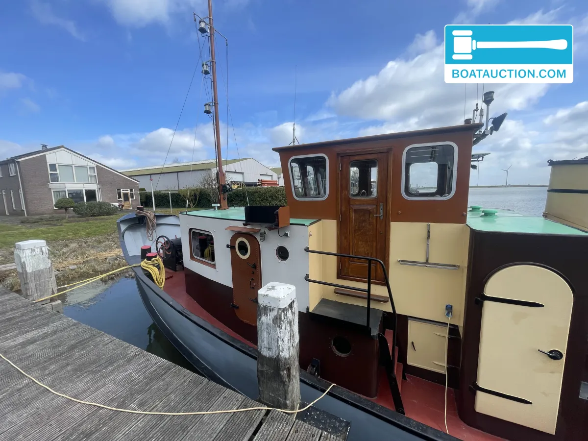 foto: 7 Sleepboot 2200