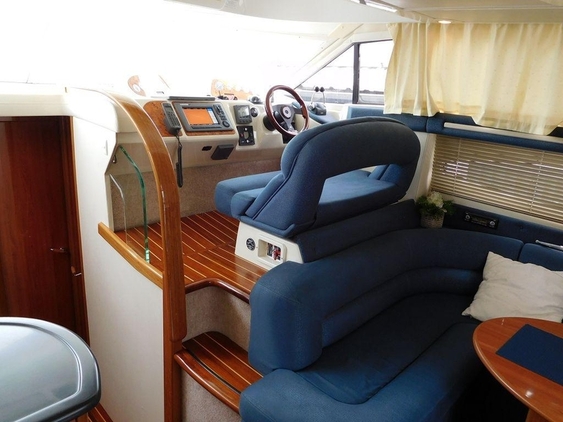 foto: 4 Sealine F 37