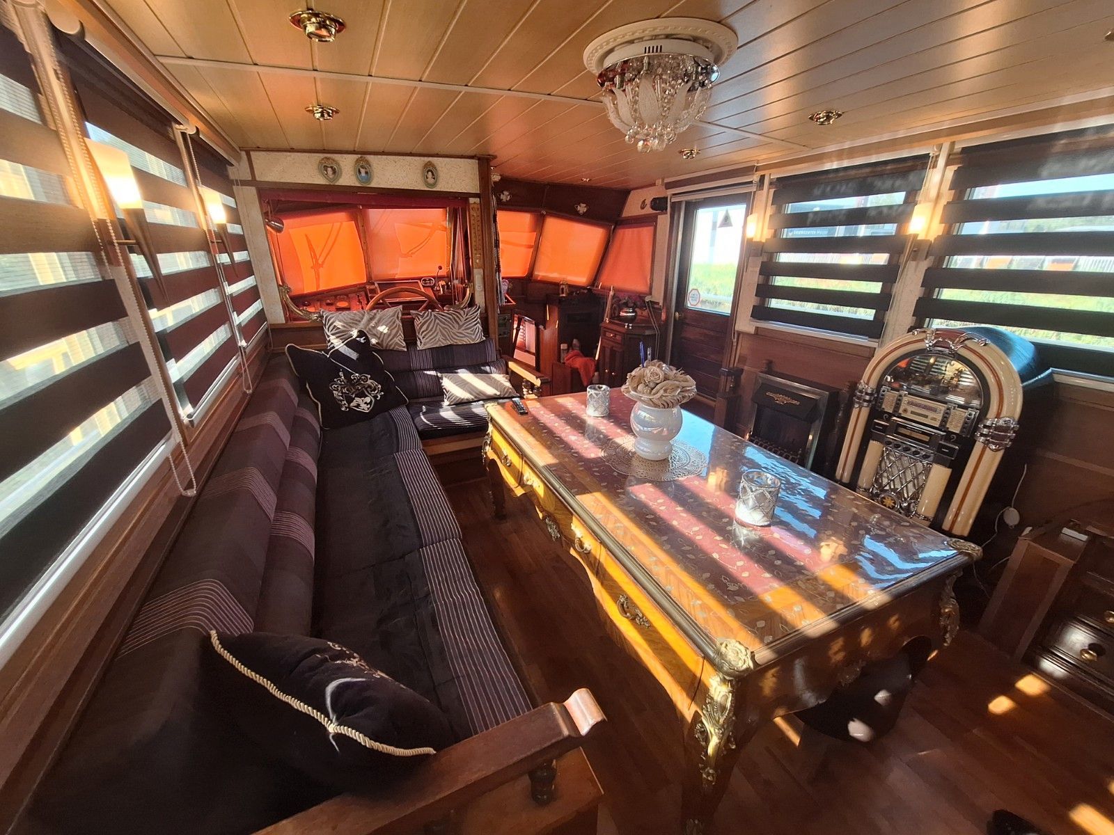 foto: 11 Motorkruiser 1800 AK