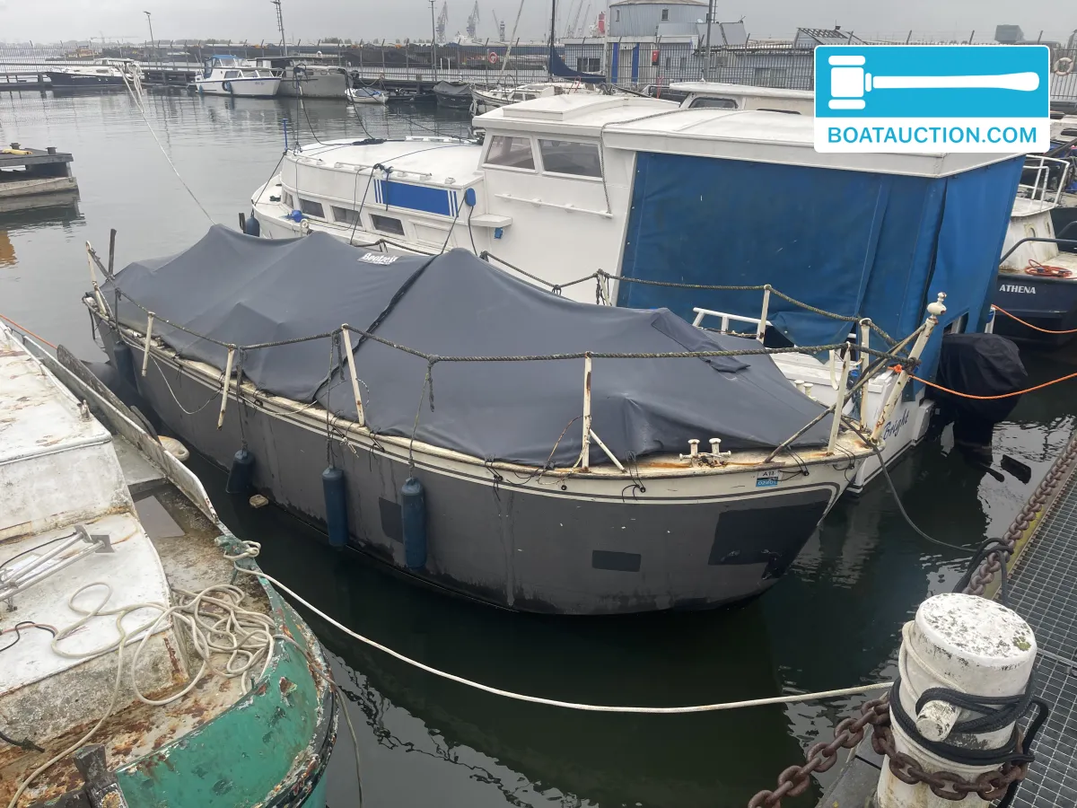 foto: 4 Motorboat 700