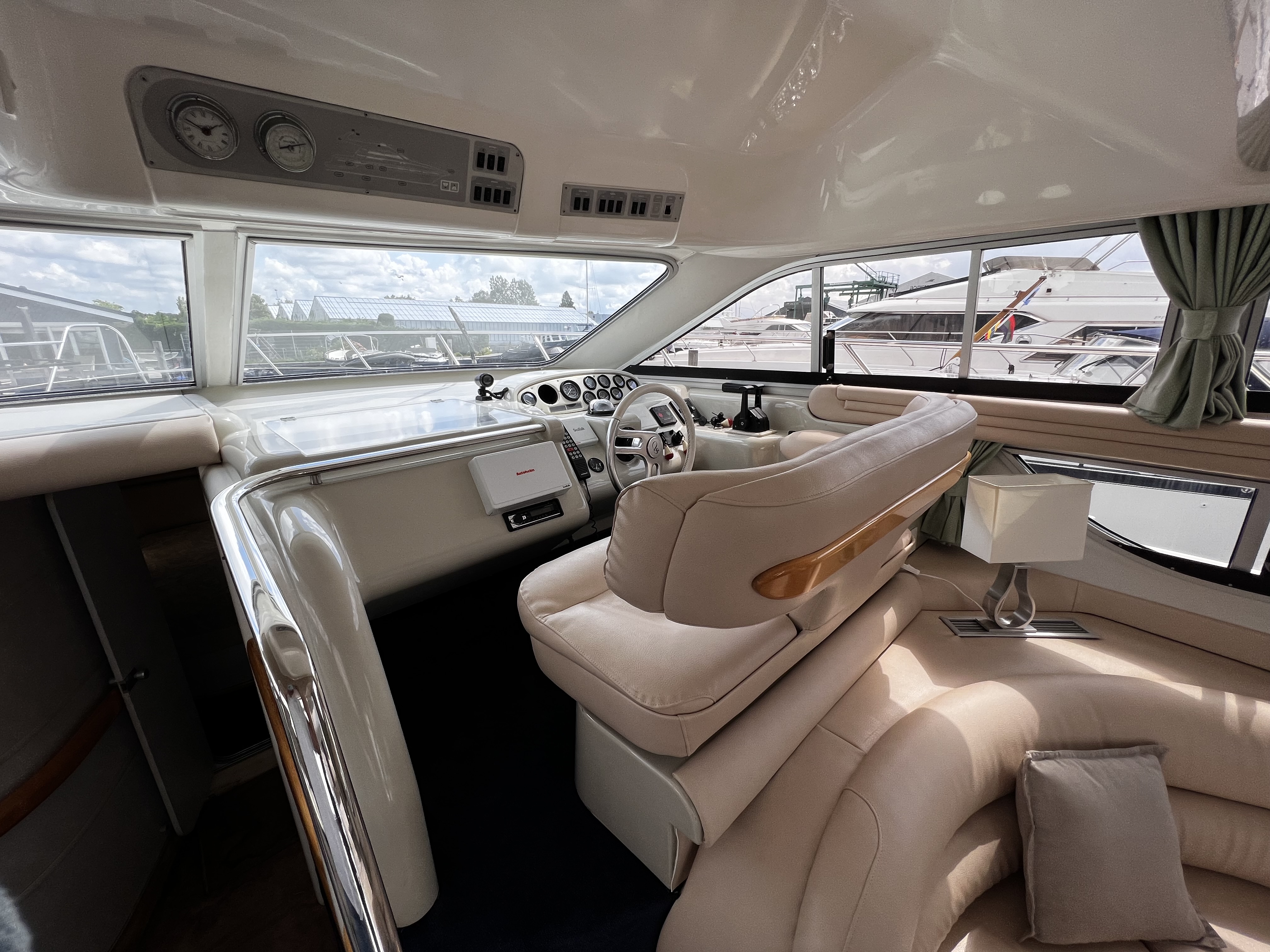 foto: 6 Sealine 420 Statesman