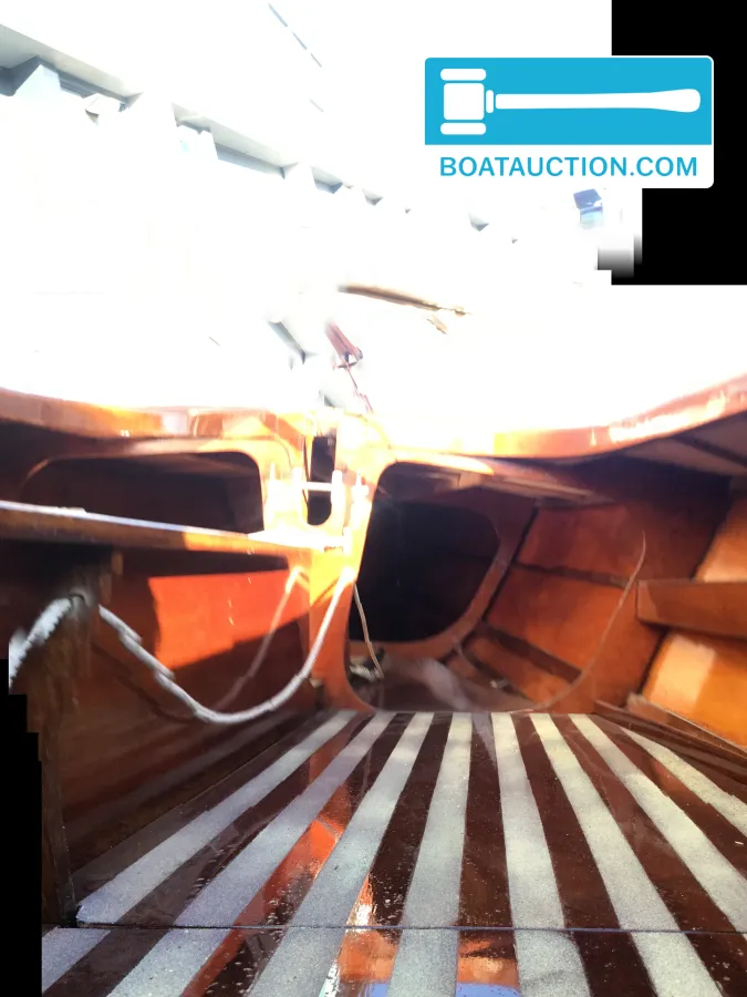 foto: 10 Spanker 712