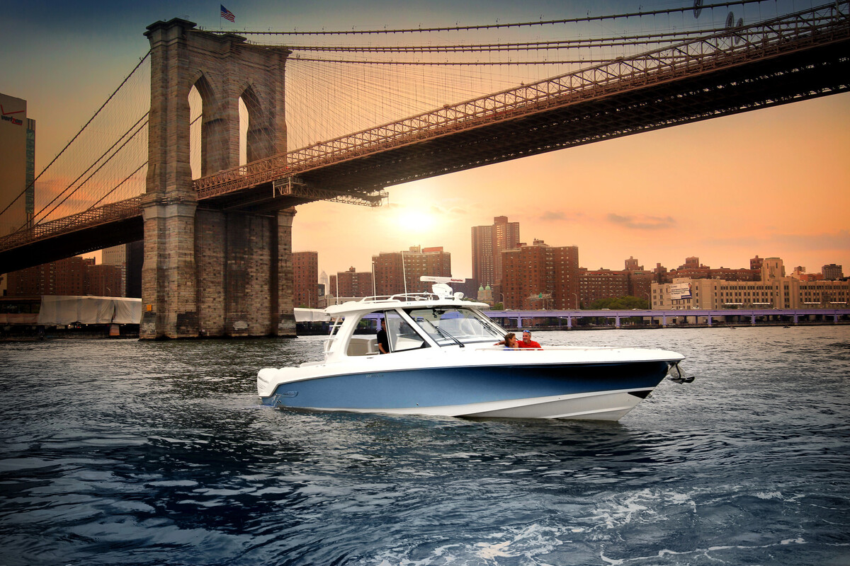 foto: 7 Boston Whaler 380 Realm