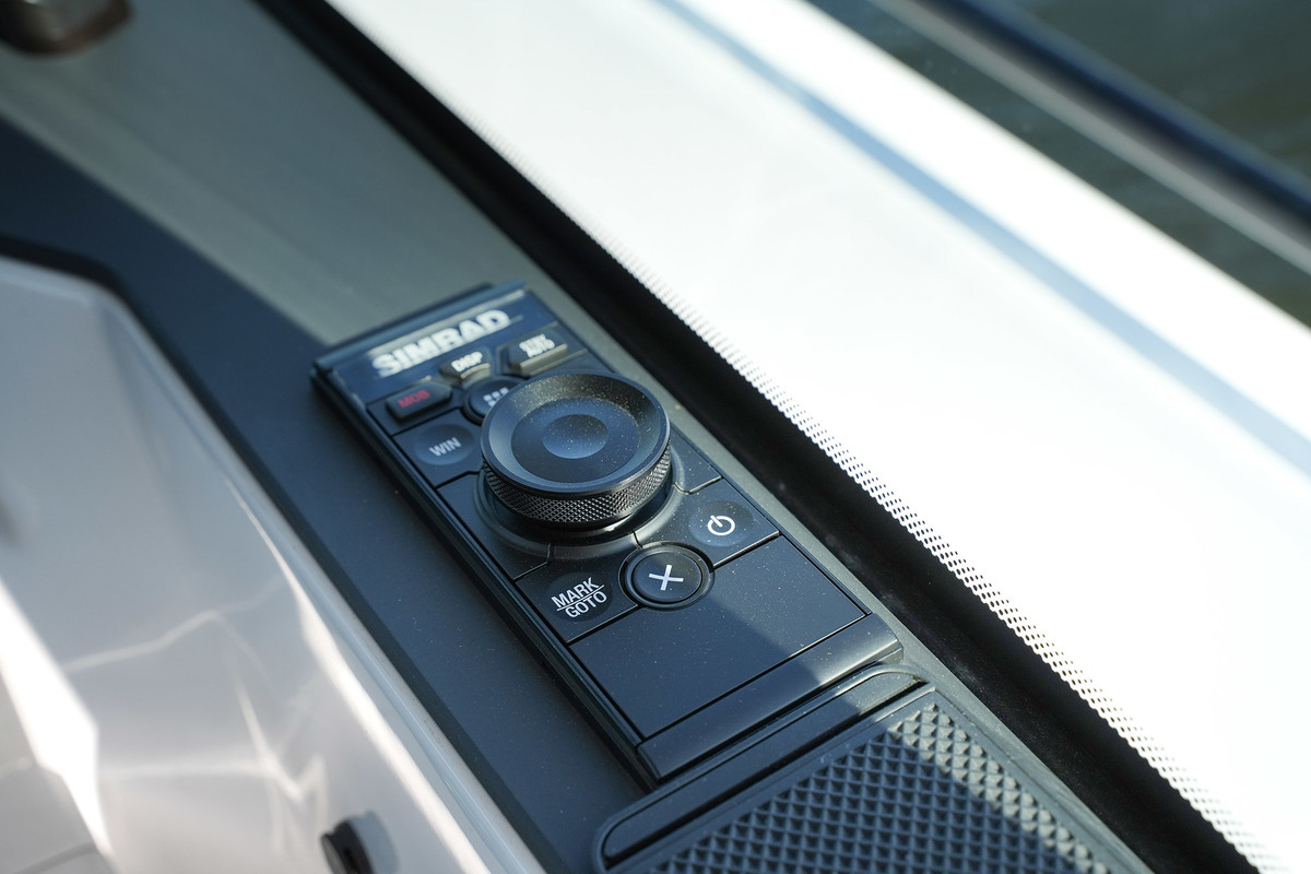 foto: 18 Axopar  37 XC Cross Cabin Mediterrana Edition