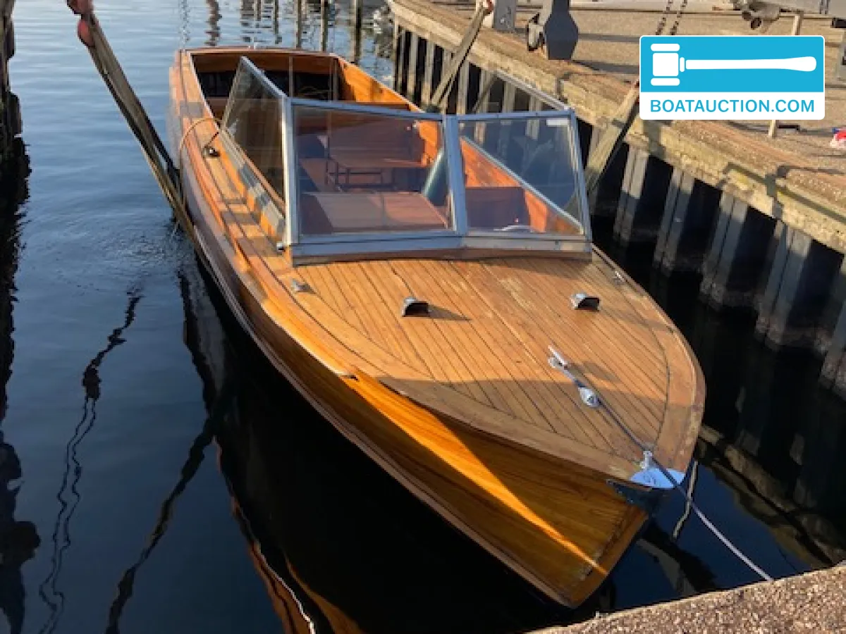 foto: 7 Taxi boat 850