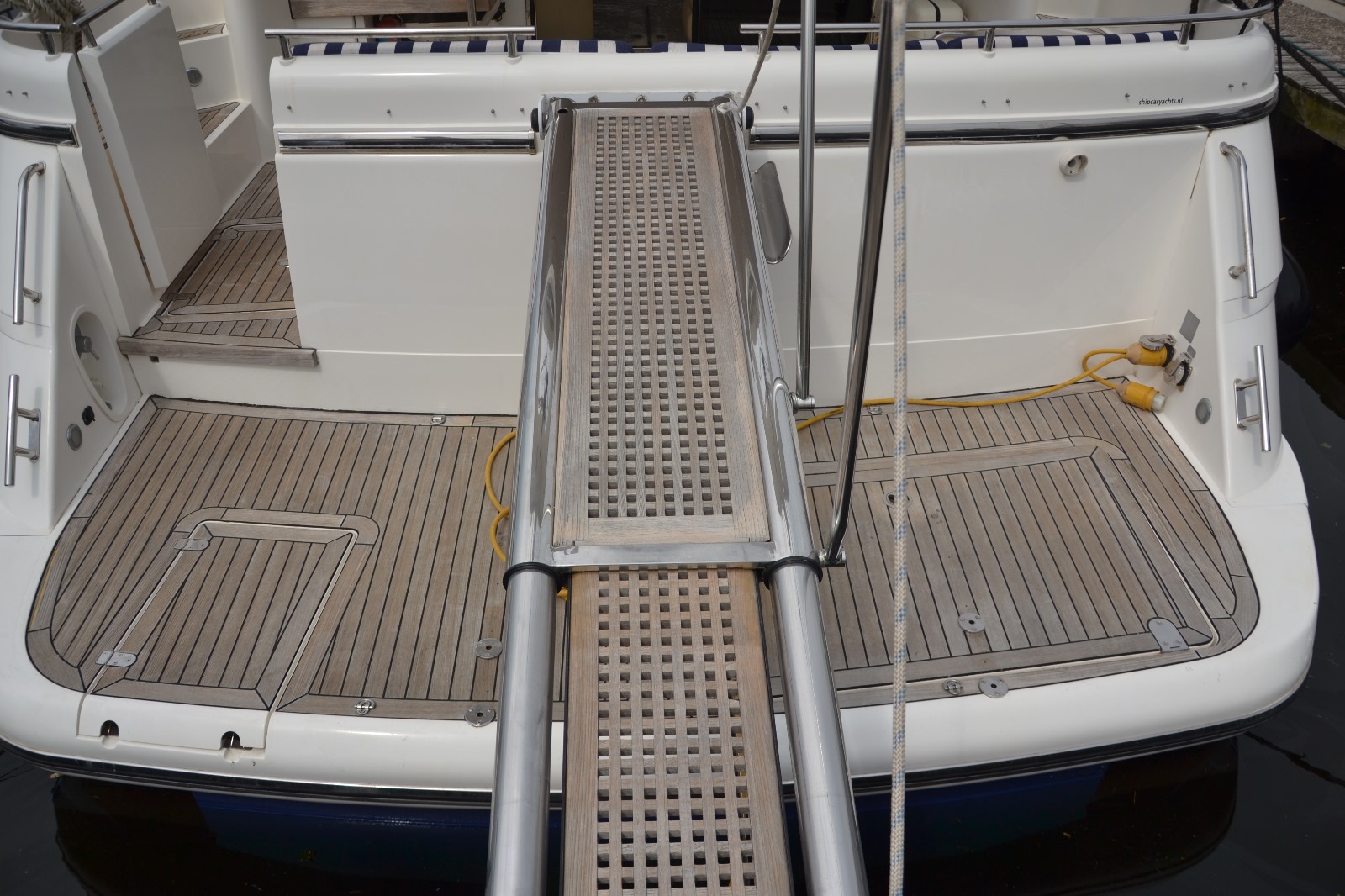 foto: 5 Fairline Phantom 46