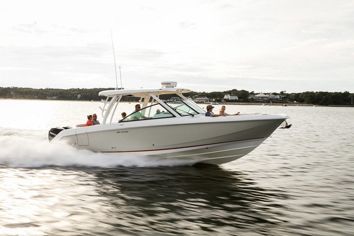 foto: 6 Boston Whaler 320 Vantage