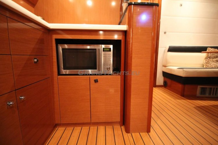 foto: 18 Prestige 42S