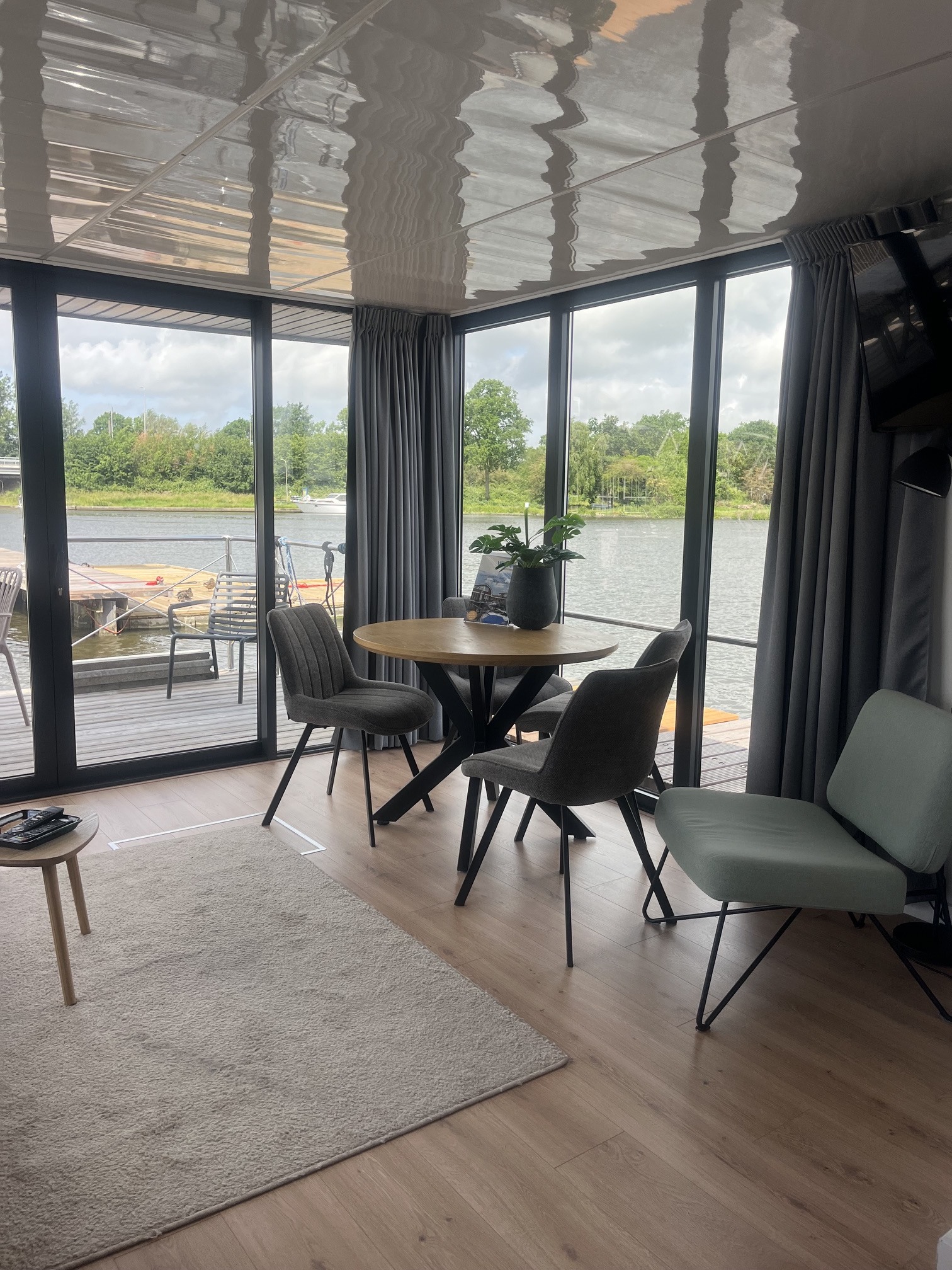 foto: 10 Campi 400, Met Ligplaats In Uitgeest