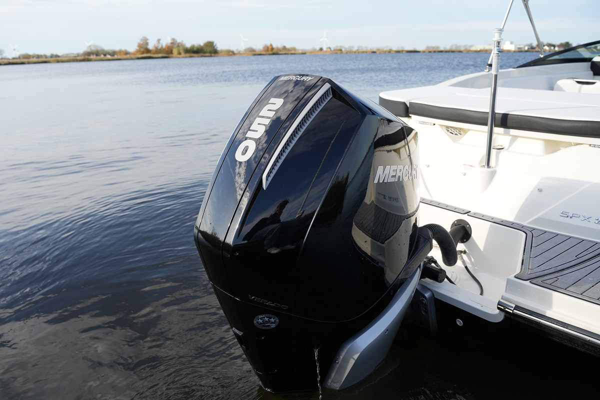 foto: 16 Sea Ray SPX 230 Outboard