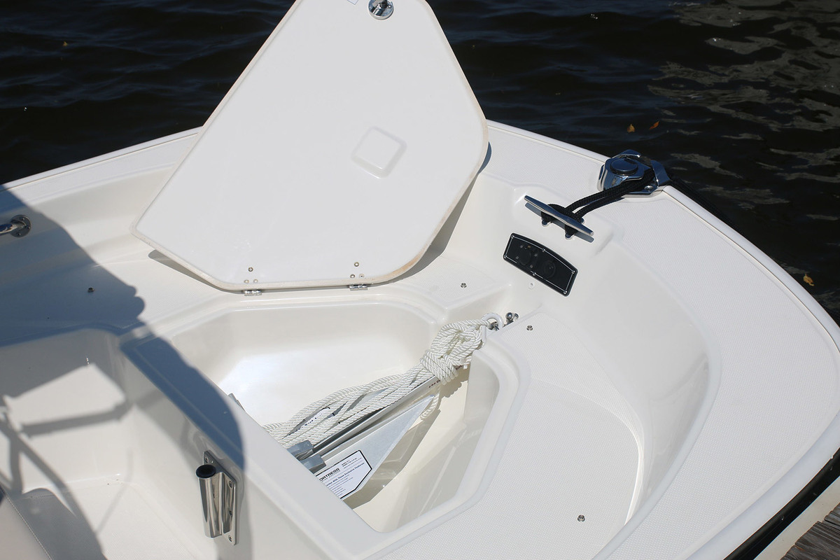 foto: 6 Boston Whaler 150 Montauk