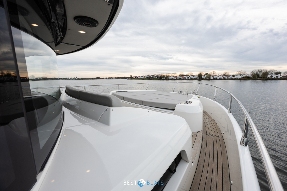 foto: 17 Absolute  Navetta 52