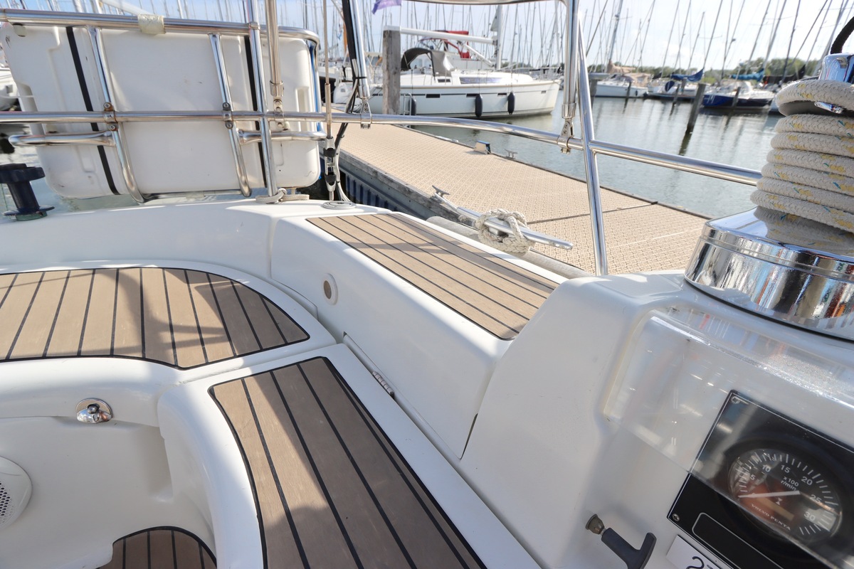 foto: 33 Beneteau Oceanis 423 Clipper 