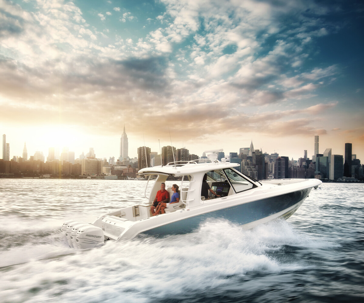 foto: 8 Boston Whaler 380 Realm