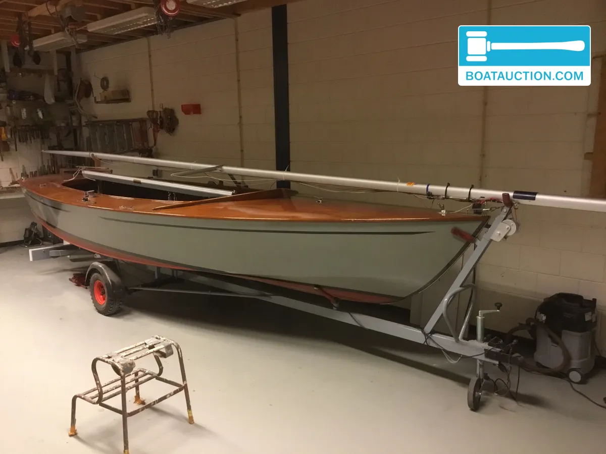 foto: 11 Spanker 712