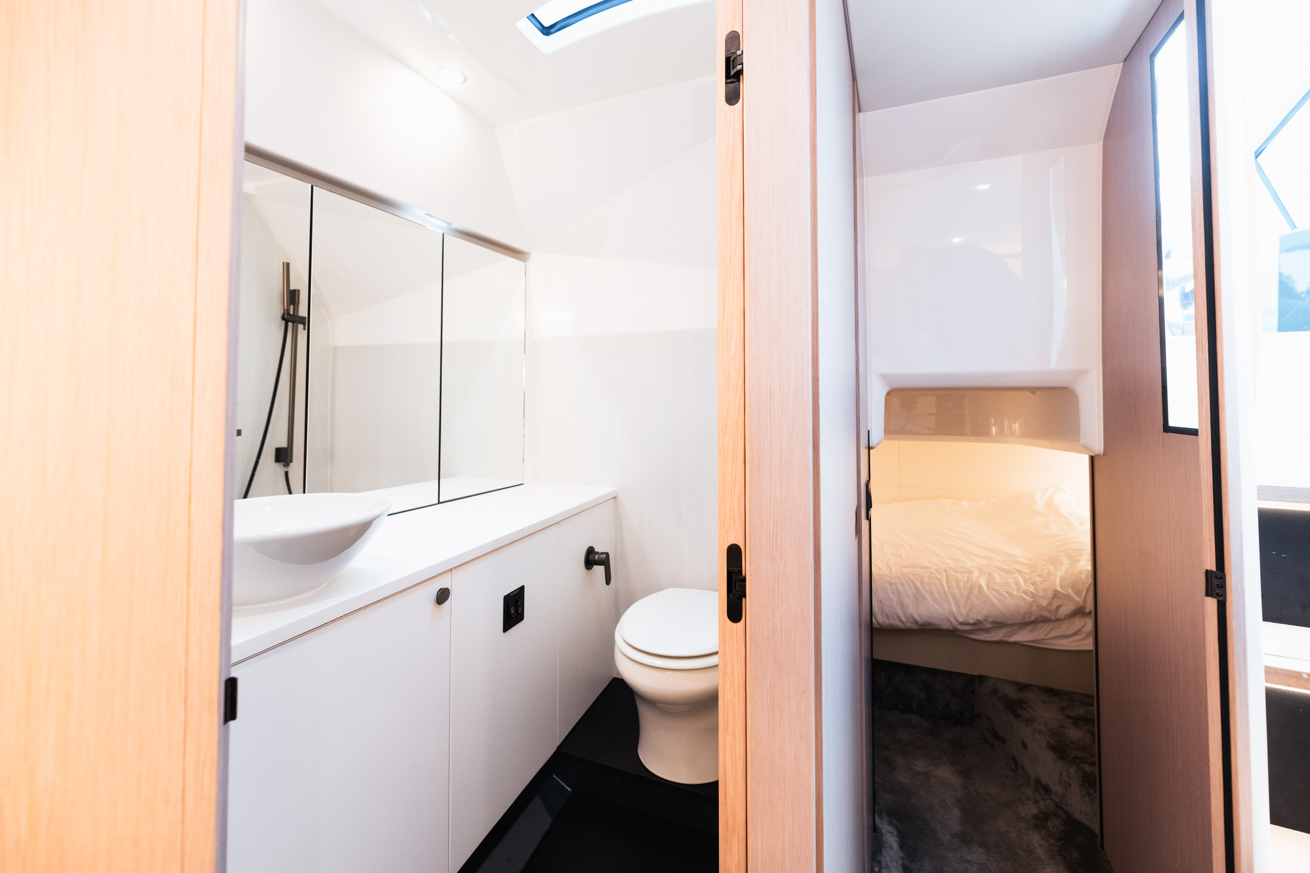 foto: 5 Fairline F Line 33