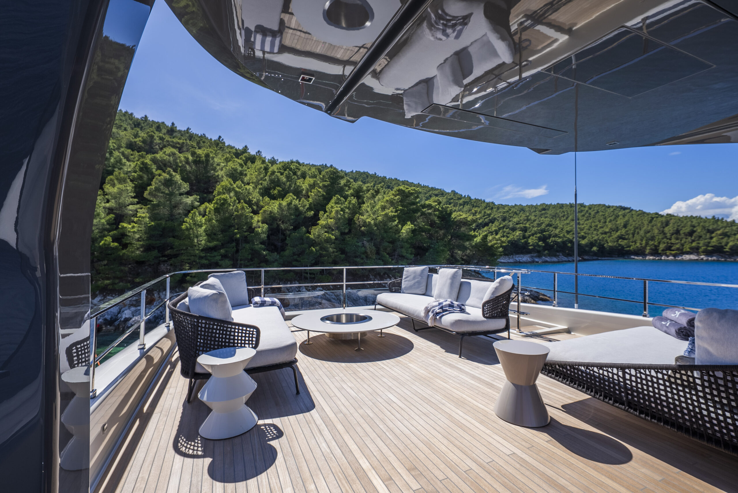 foto: 17 Custom Line Navetta 33