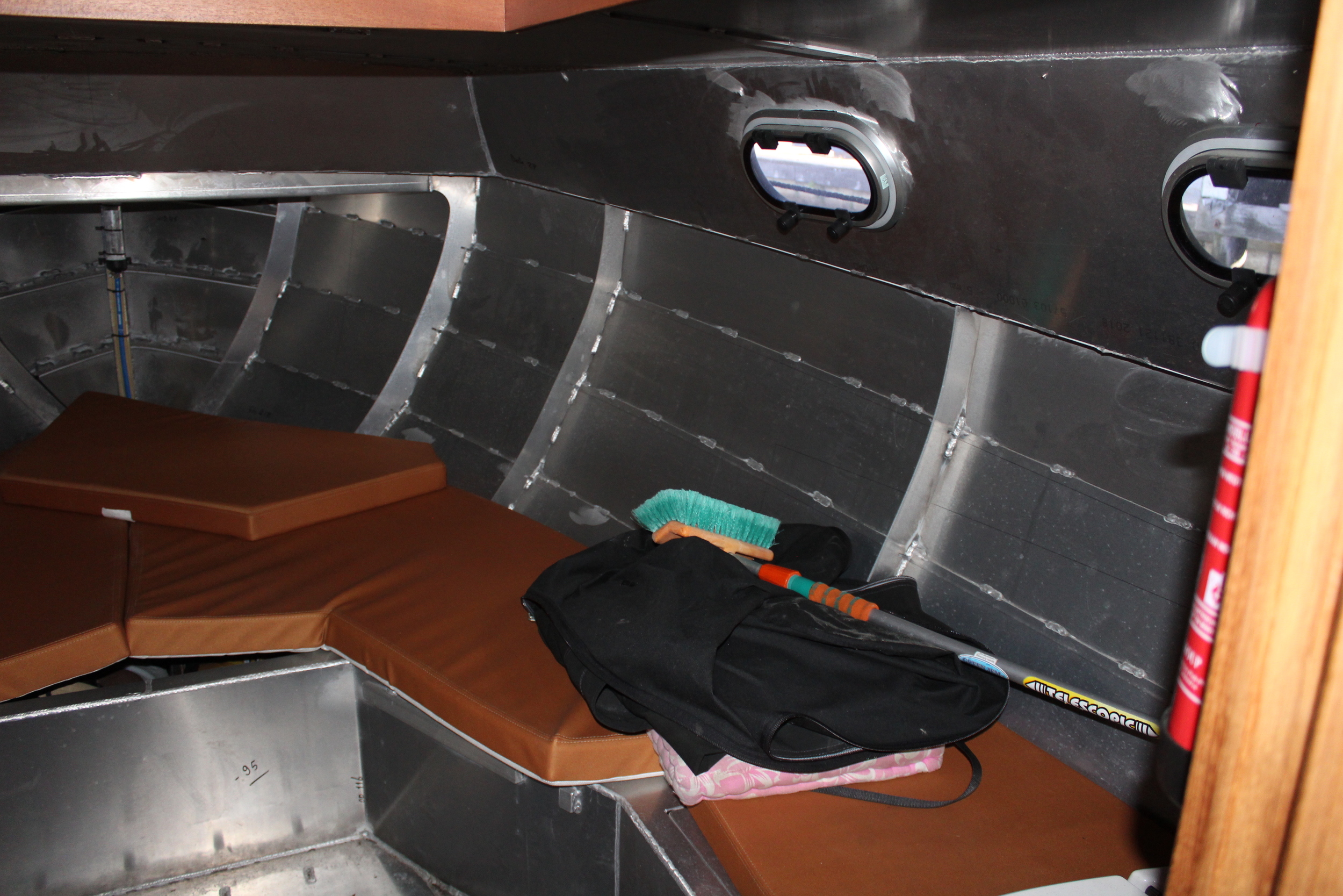foto: 7 Black Fish Cabin 850 XL
