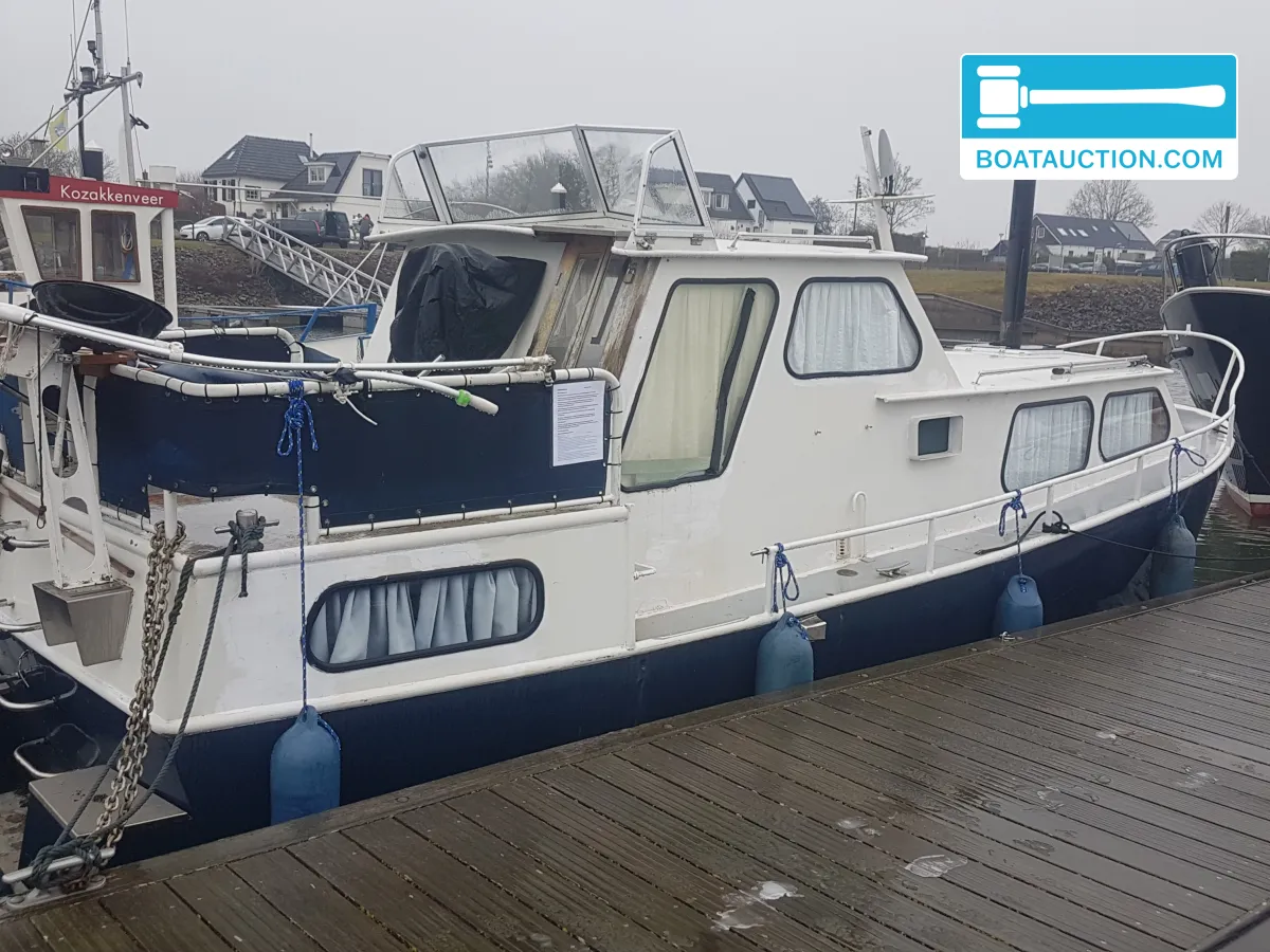 foto: 5 Motorboat 850