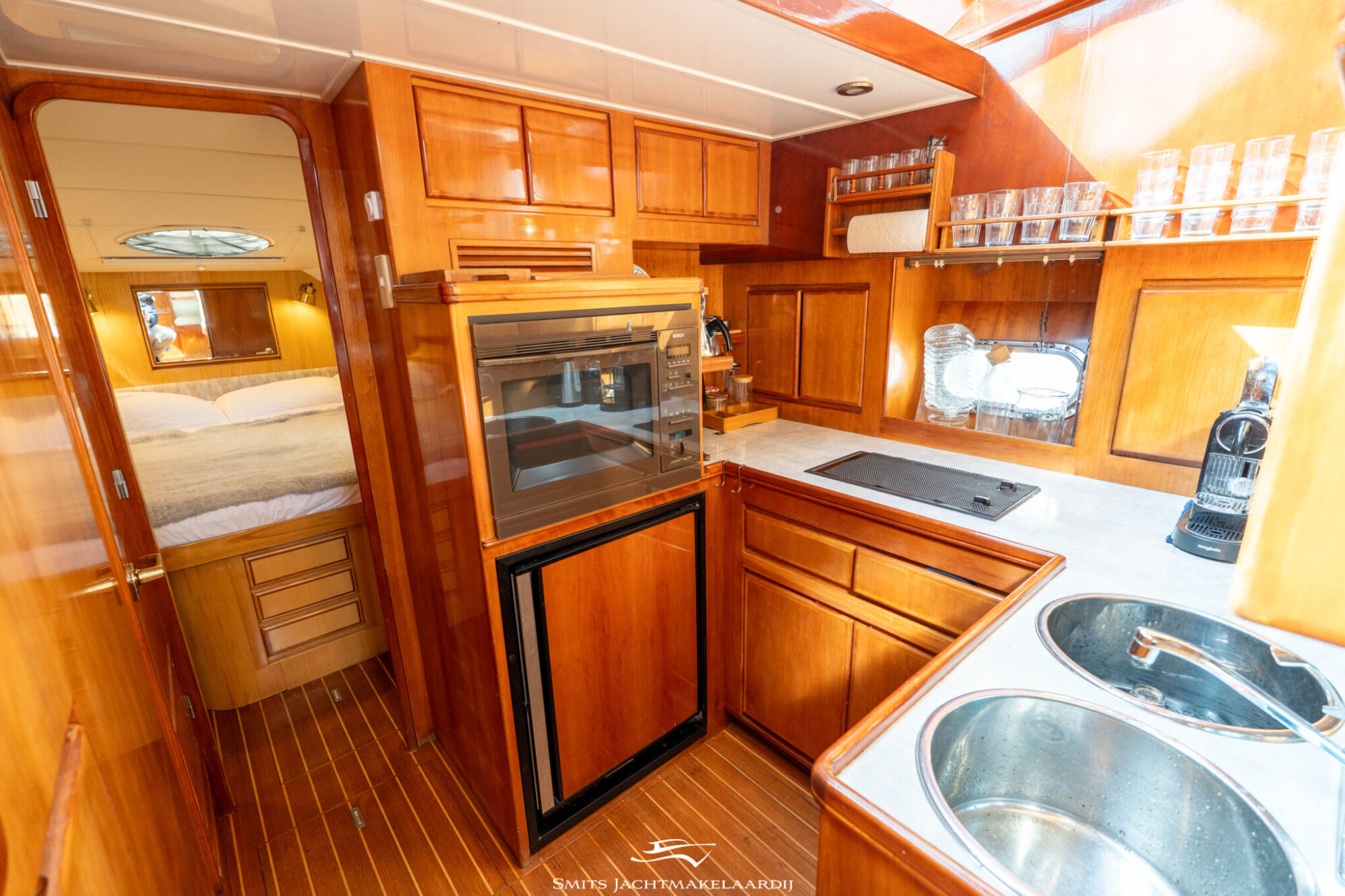 foto: 9 Astor Astor 37 Flybridge