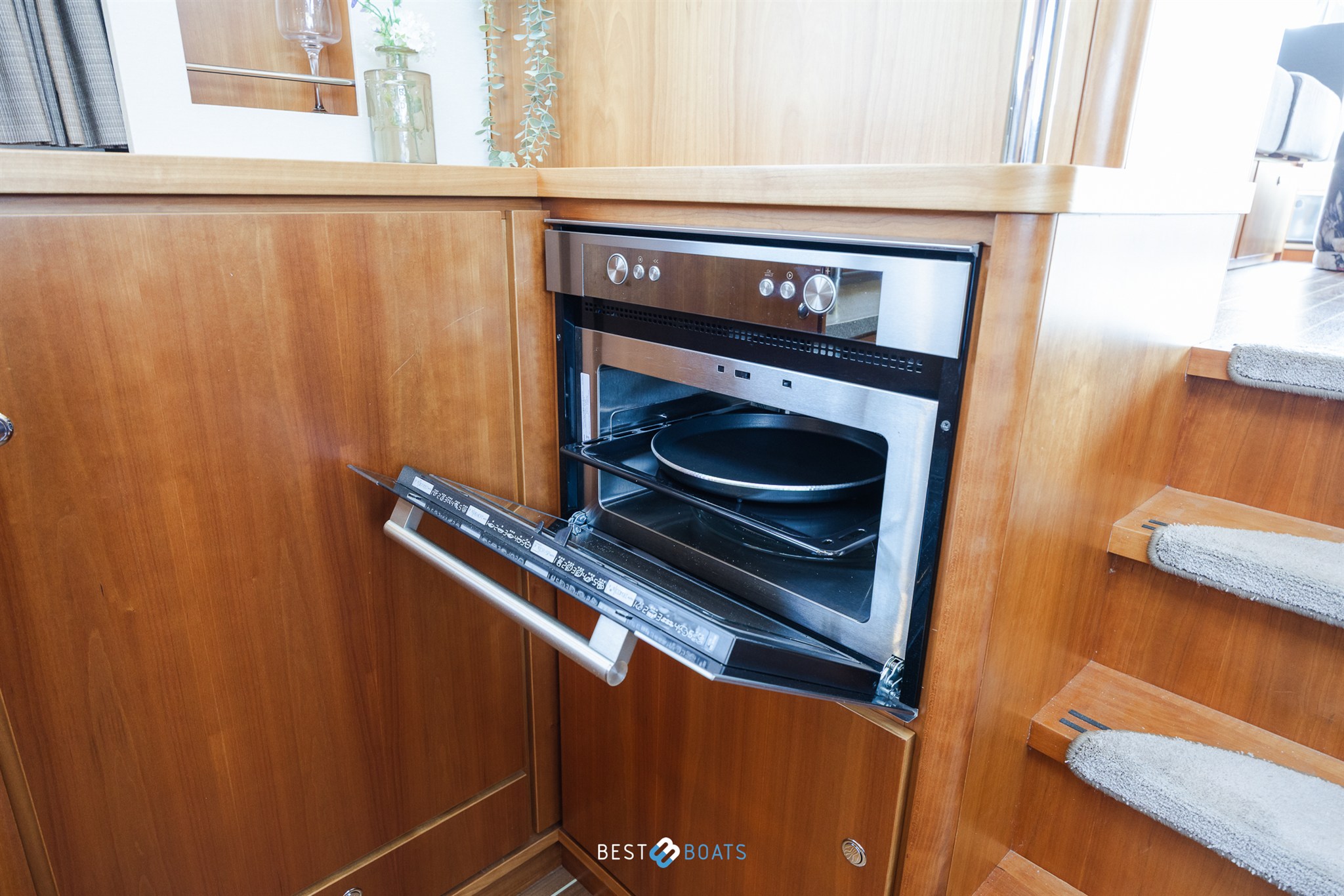 foto: 8 Linssen Grand Sturdy 470 Sedan Wheelhouse