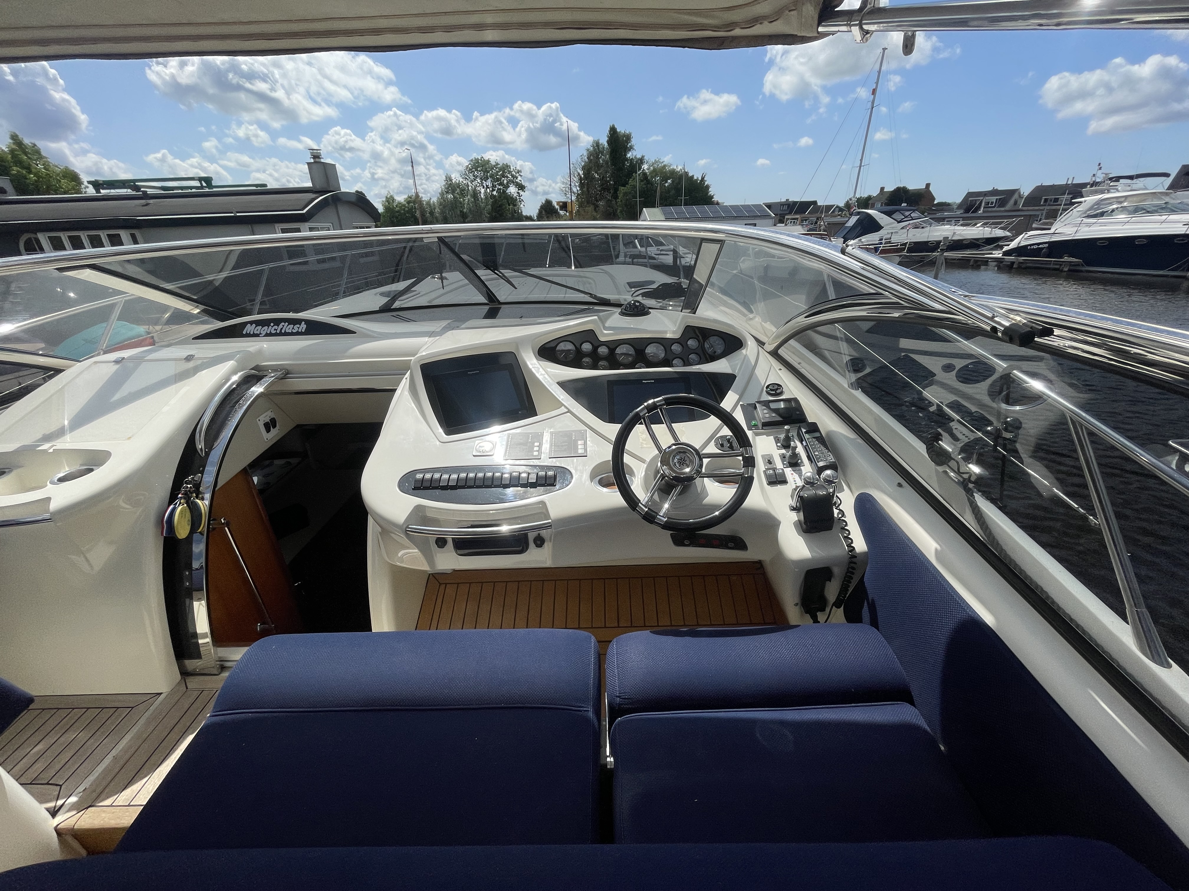 foto: 6 Sunseeker Predator 58