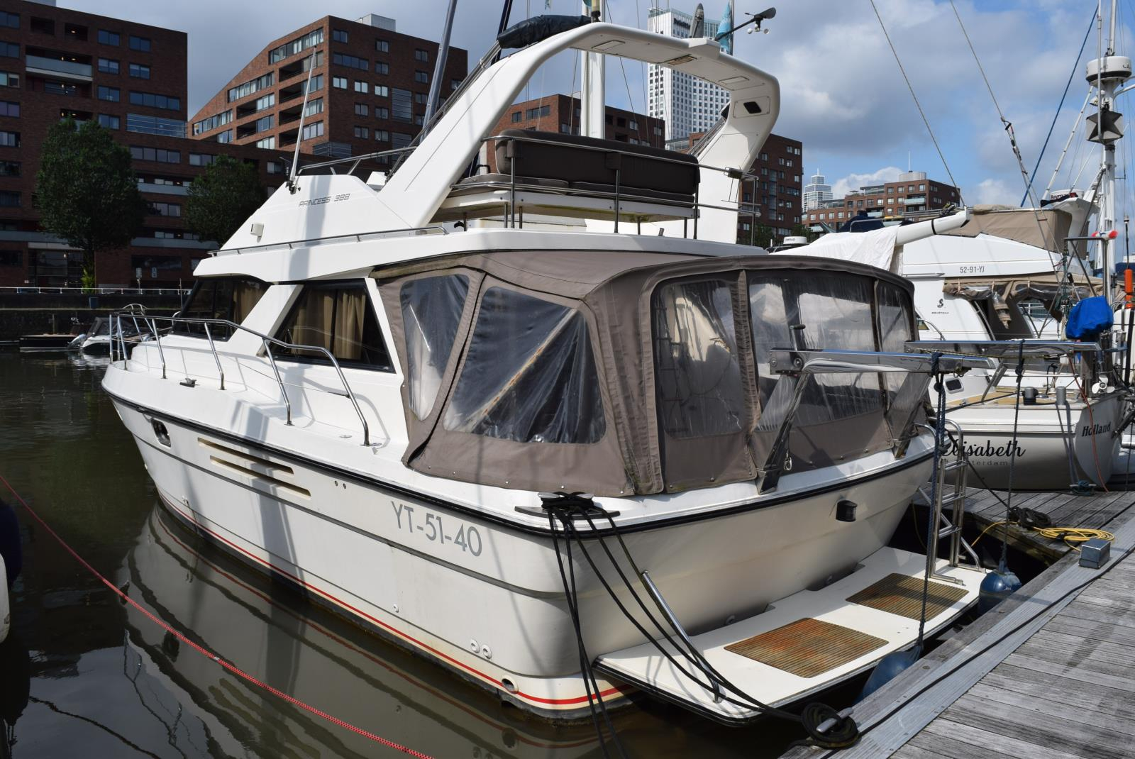 foto: 11 Princess 388 Flybridge