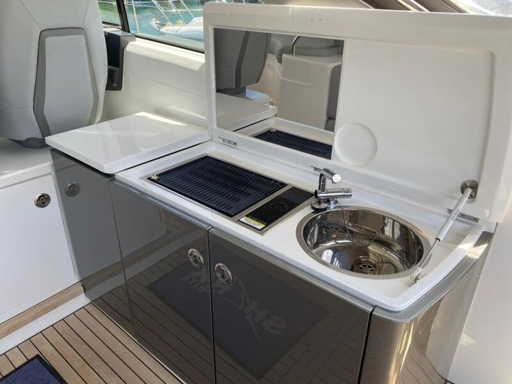 foto: 5 Princess V 40