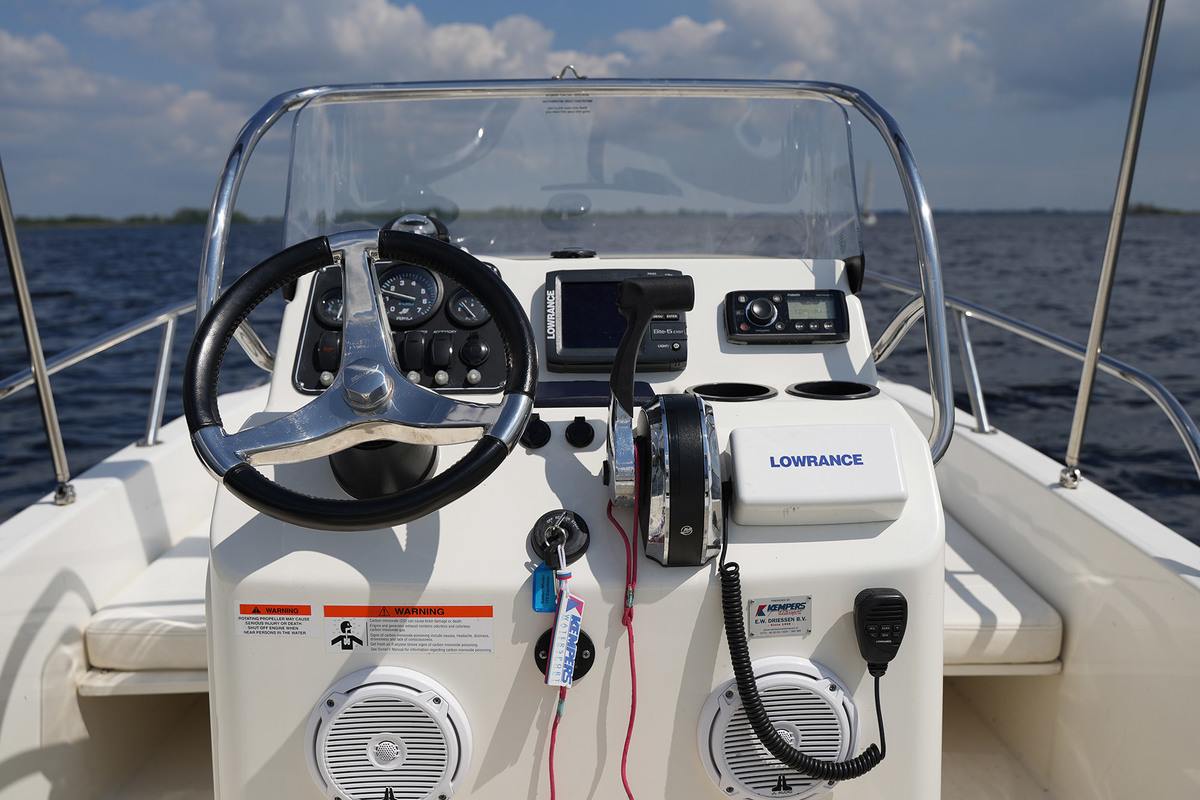 foto: 5 Boston Whaler 170 Dauntless