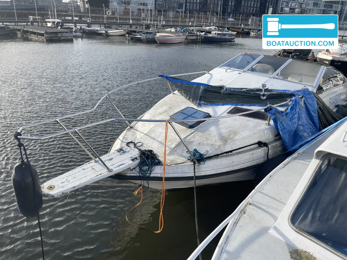 foto: 6 Bayliner 700