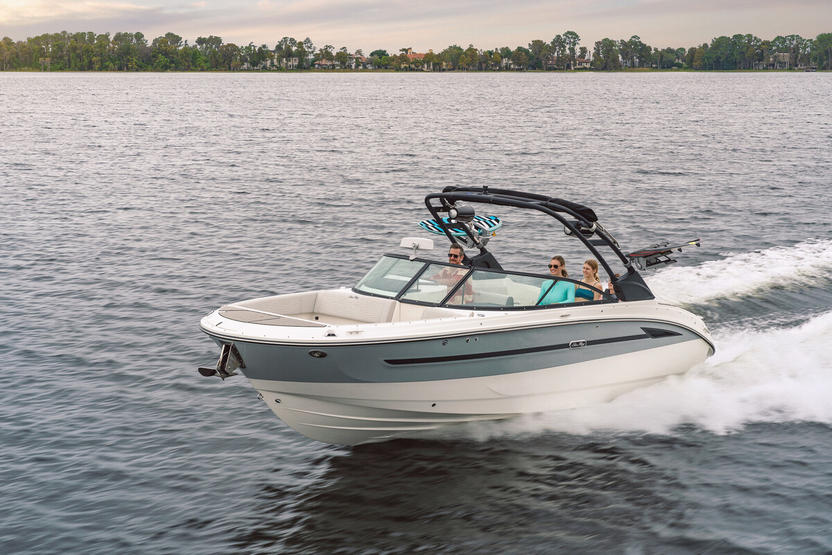 foto: 9 Sea Ray SDX 270 Surf