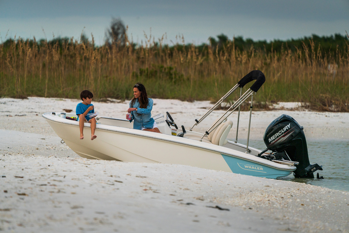 foto: 5 Boston Whaler 130 Super Sport