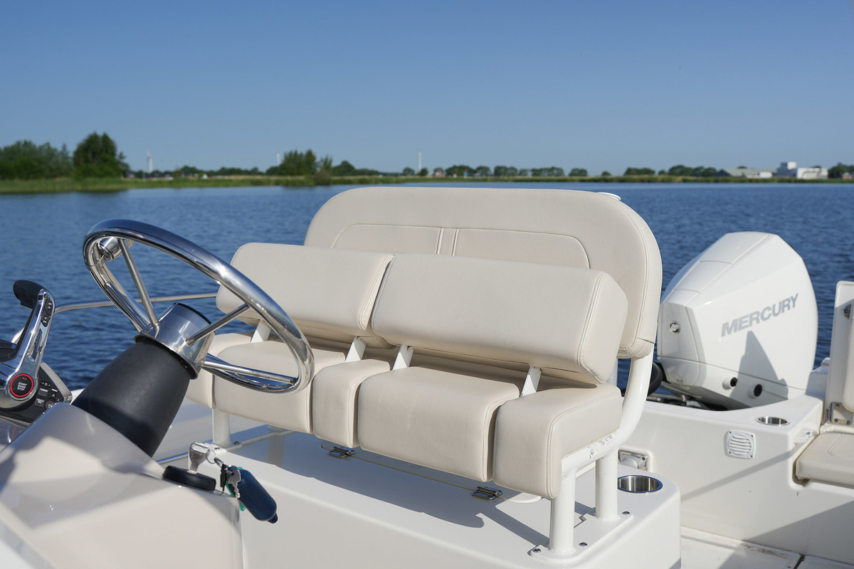foto: 17 Boston Whaler 210 Montauk