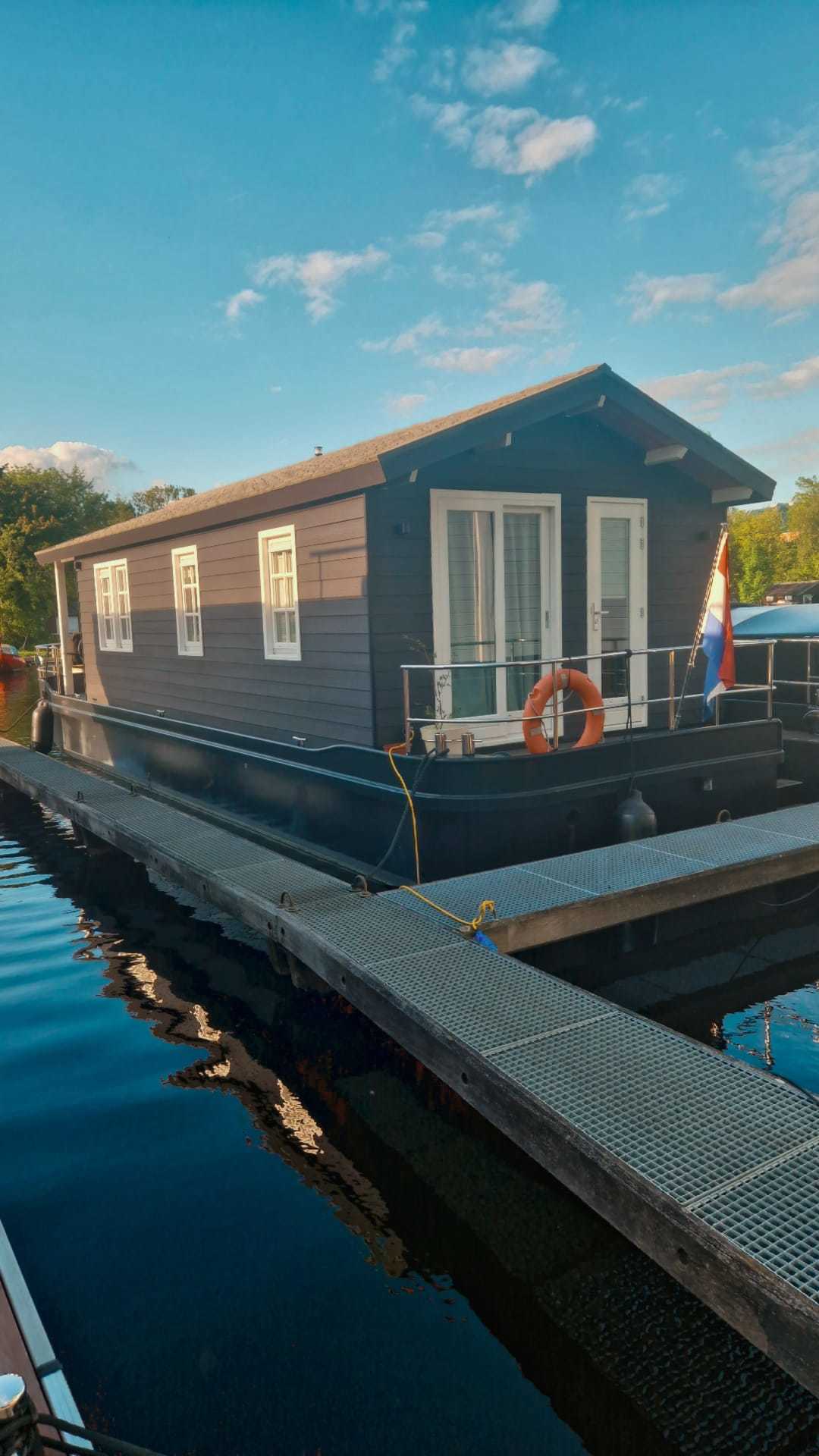 foto: 17 HOMESHIP VaarChalet In Amsterdam 1250D Luxe Houseboat