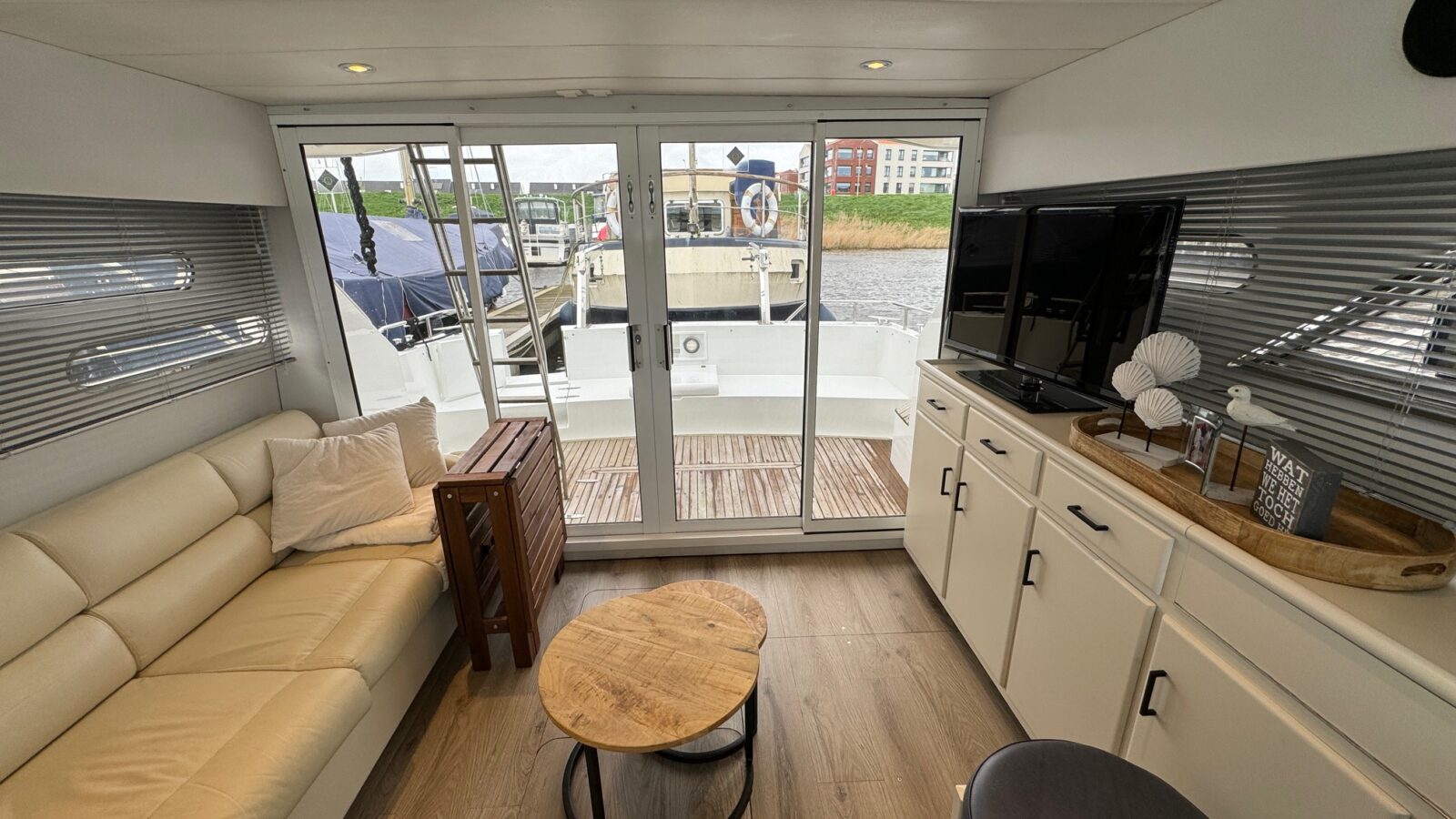 foto: 7 Fairline Fairline 43 Flybridge