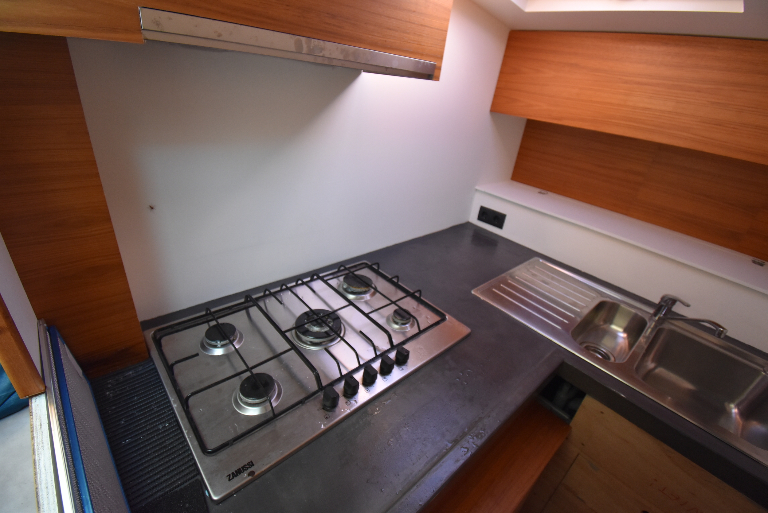 foto: 5 Motor Catamaran 12.5