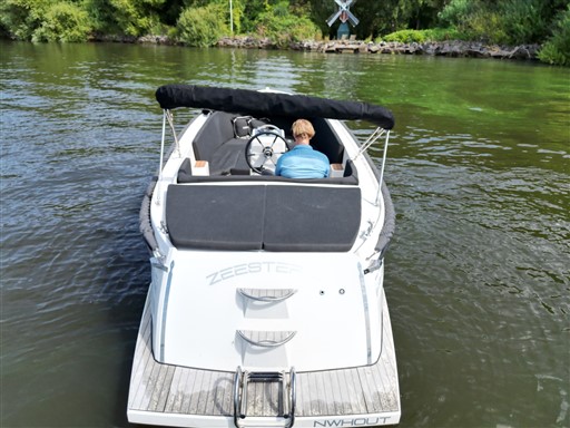 foto: 5 Corsiva 690 Tender