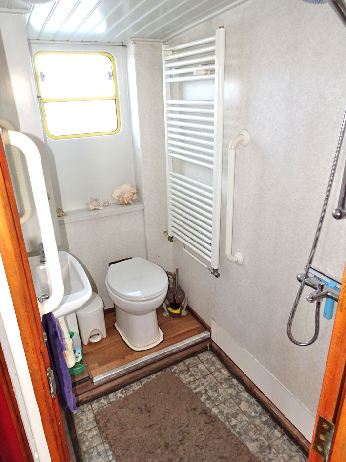 foto: 28 ex Rijkswaterstaat / Varend Woonschip 23.23, CBB Rijn