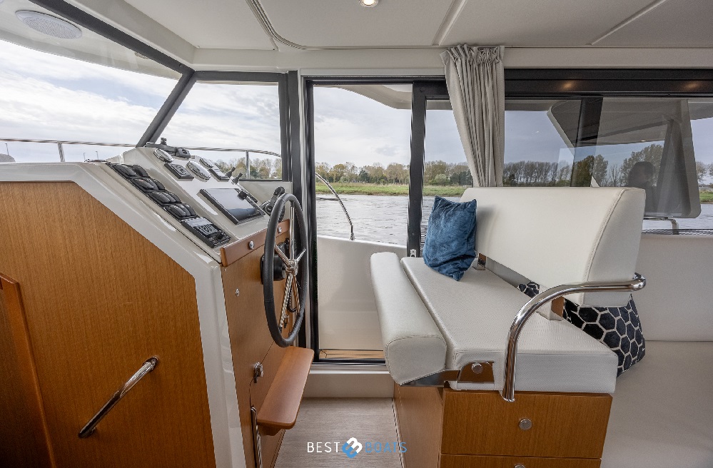 foto: 6 Beneteau  Swift Trawler 30