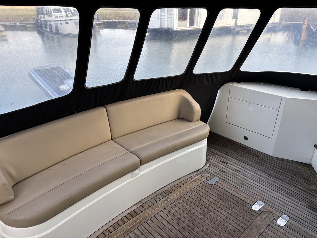 foto: 6 Fairline Squadron 52