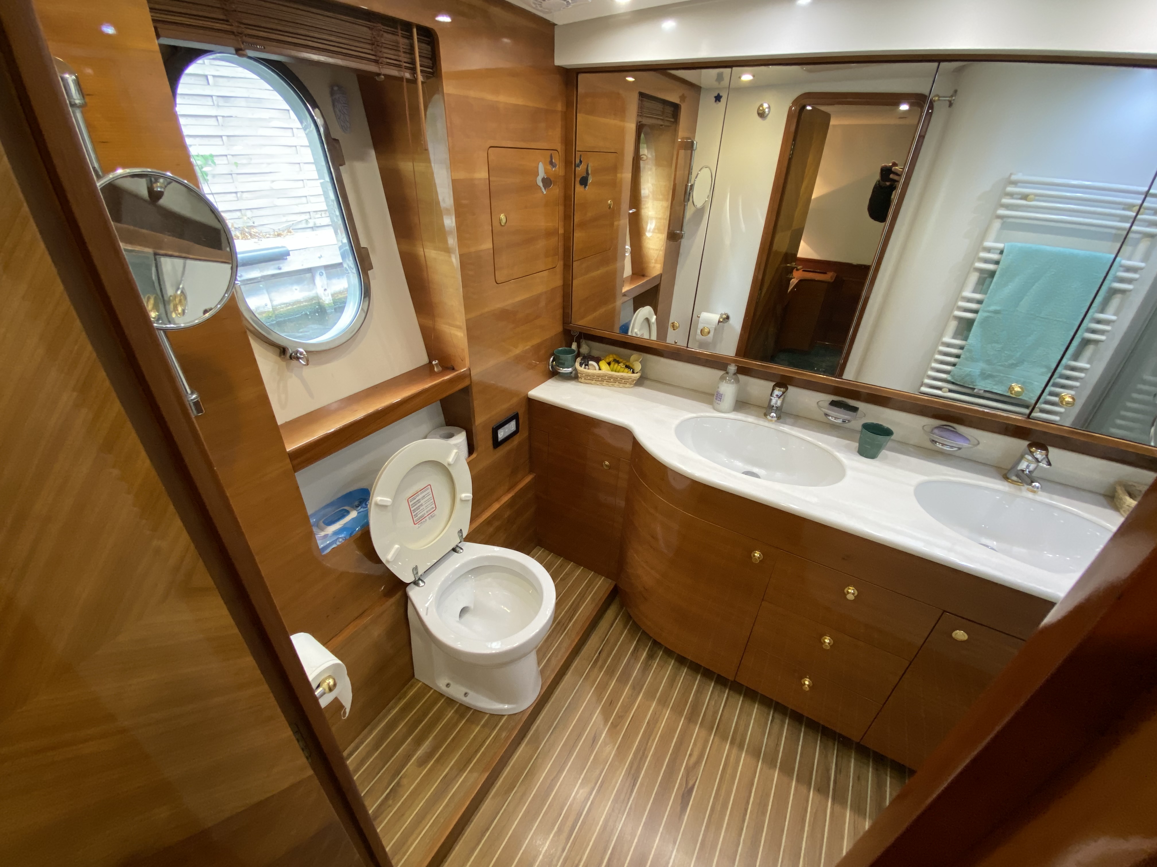 foto: 6 Guy Couach 2200