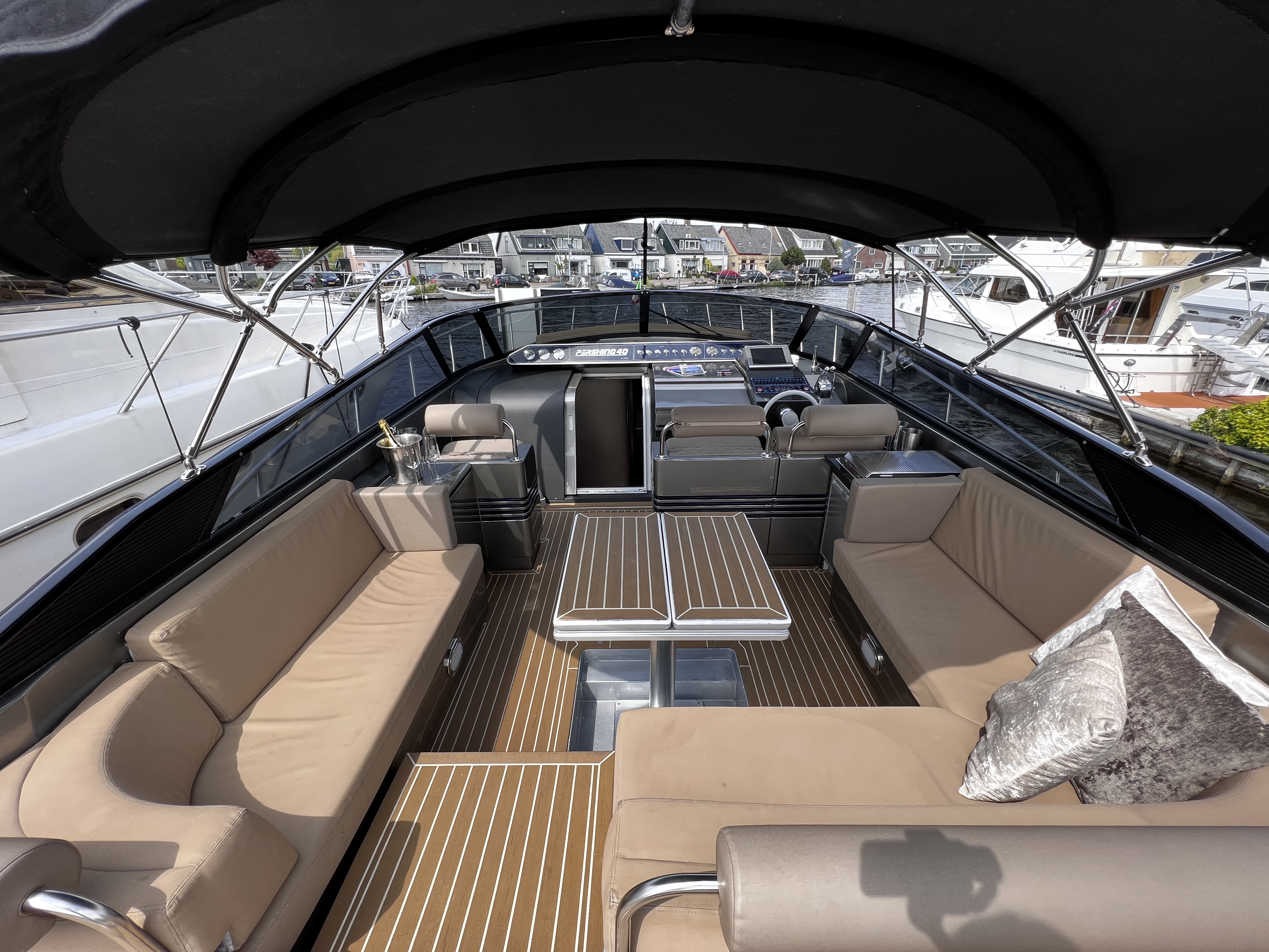 foto: 8 Pershing 40