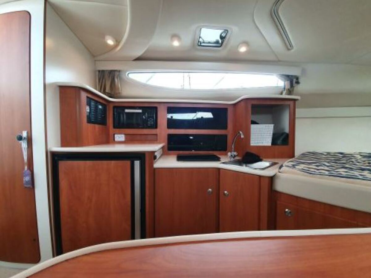 foto: 9 Bayliner 305 CIERA