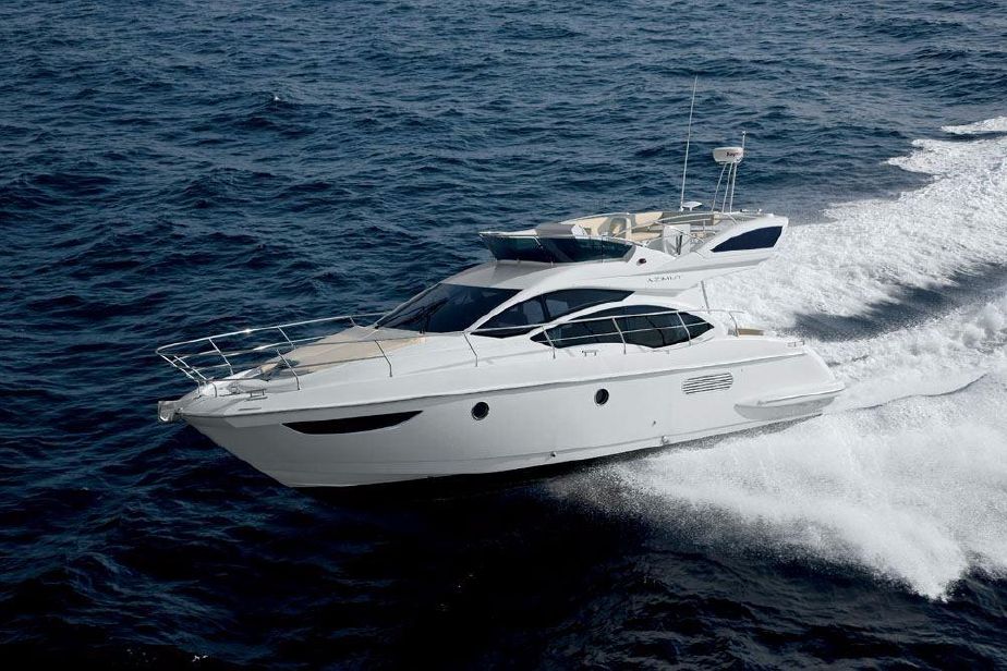 foto: 4 Azimut 38 fly