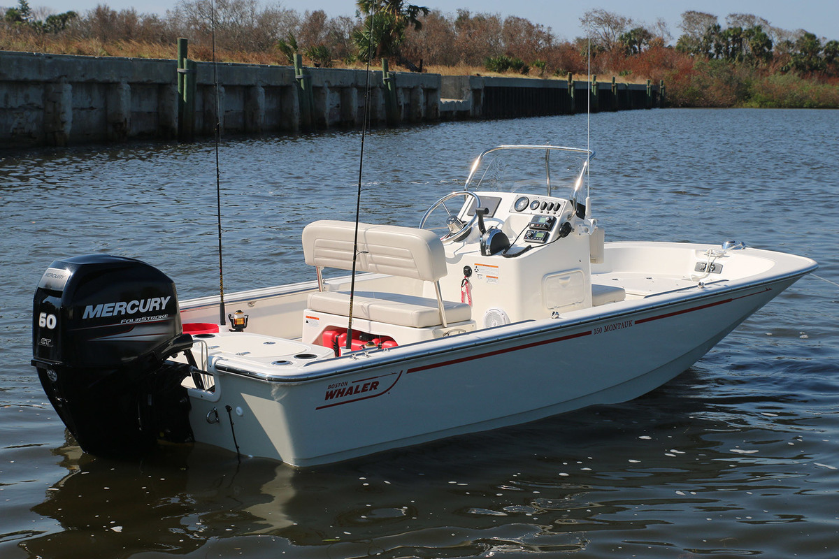 foto: 5 Boston Whaler 150 Montauk