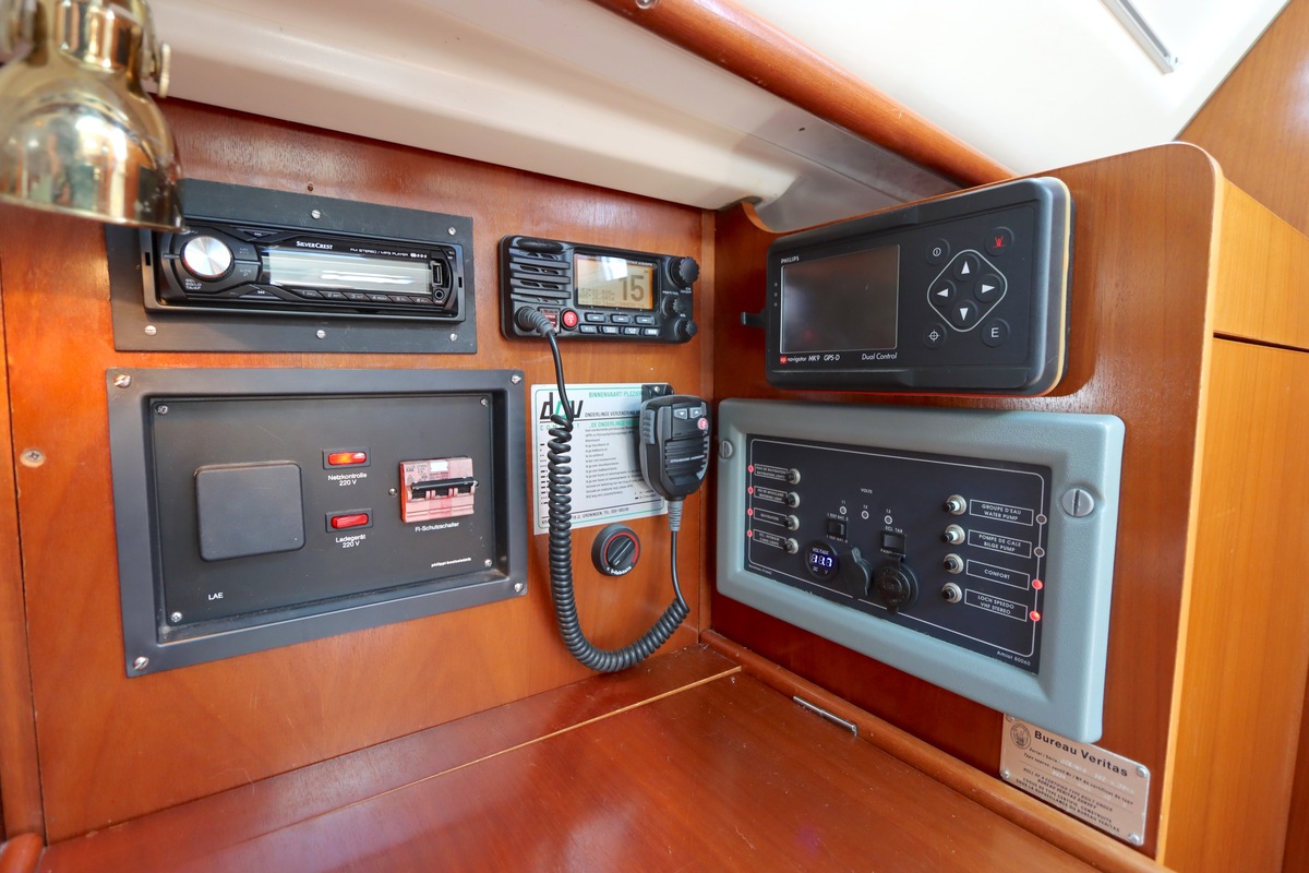foto: 14 Beneteau Oceanis 300