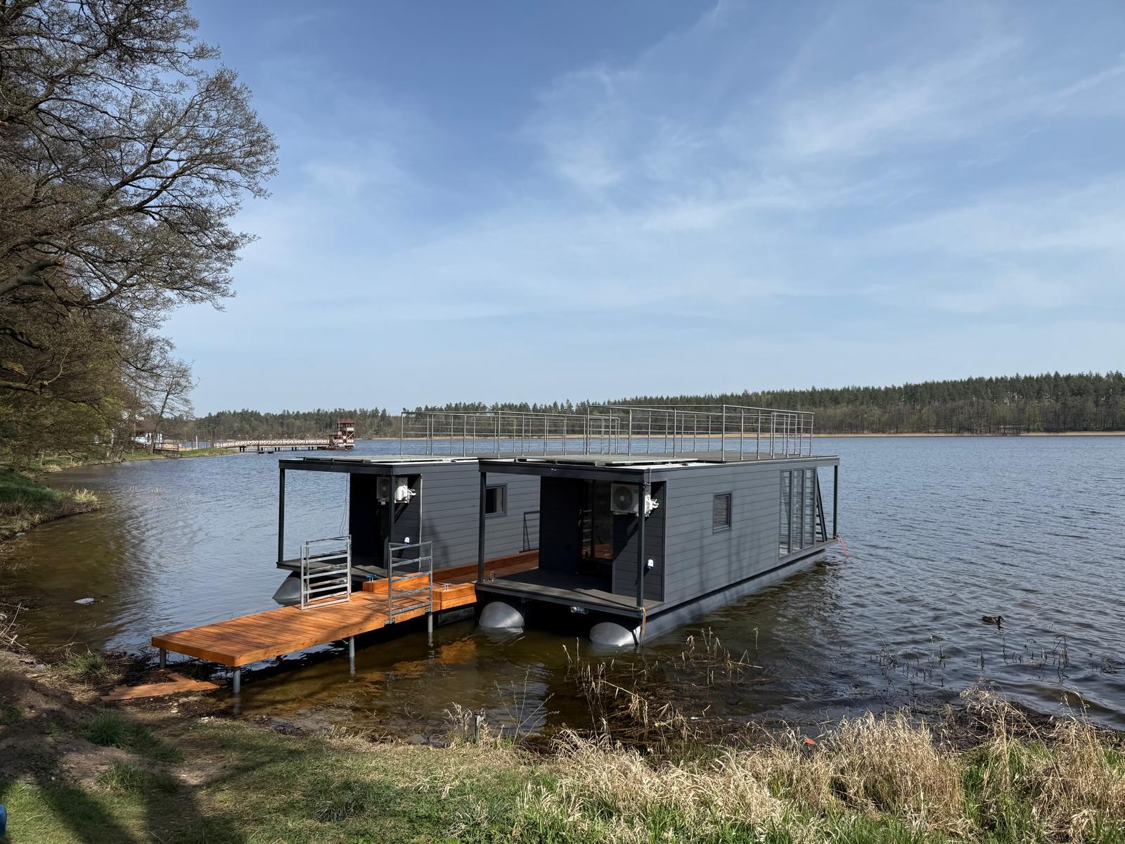 foto: 9 Shogun Mobile Houseboat