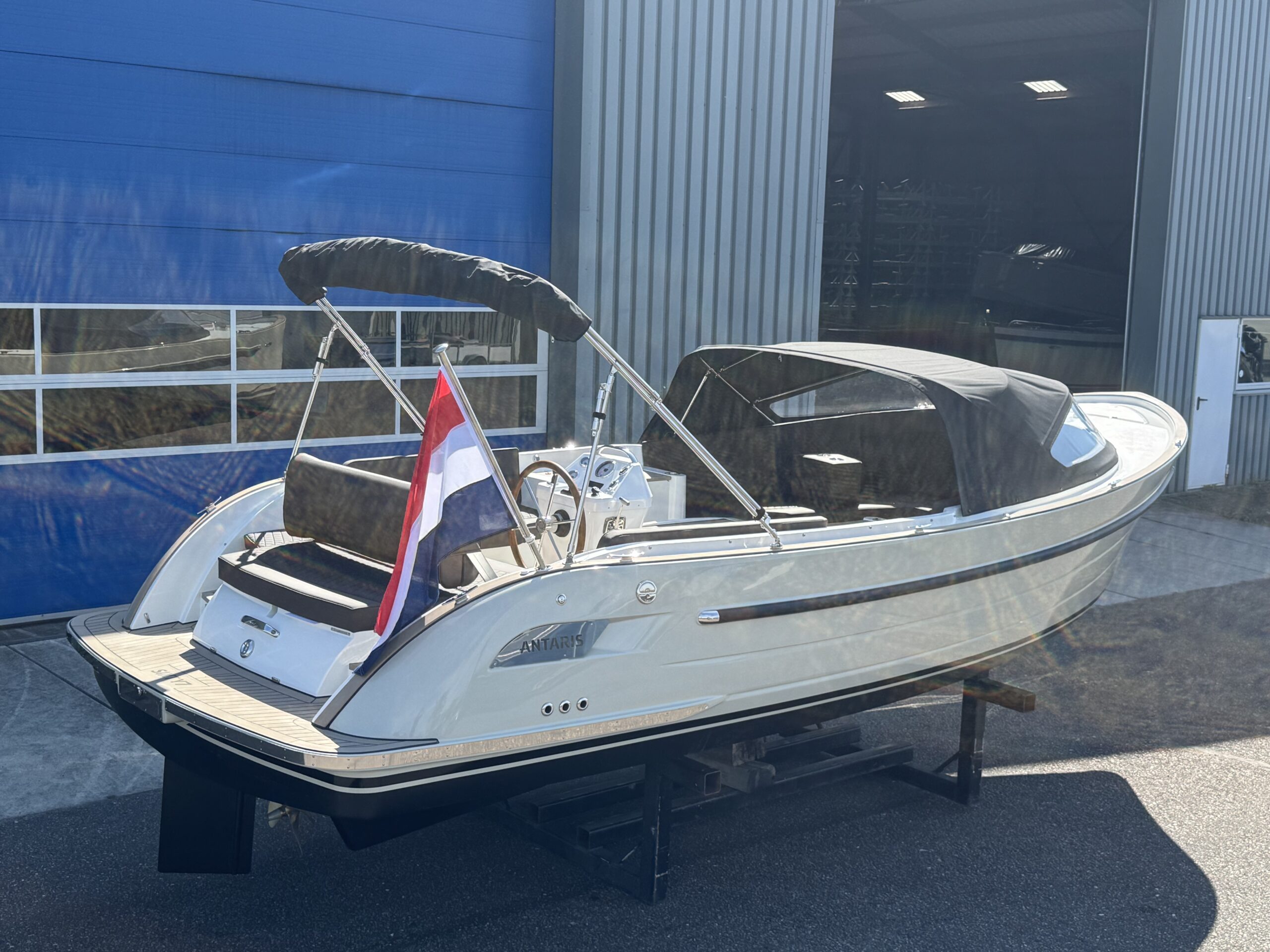 foto: 5 Antaris Sixty7 (op voorraad)