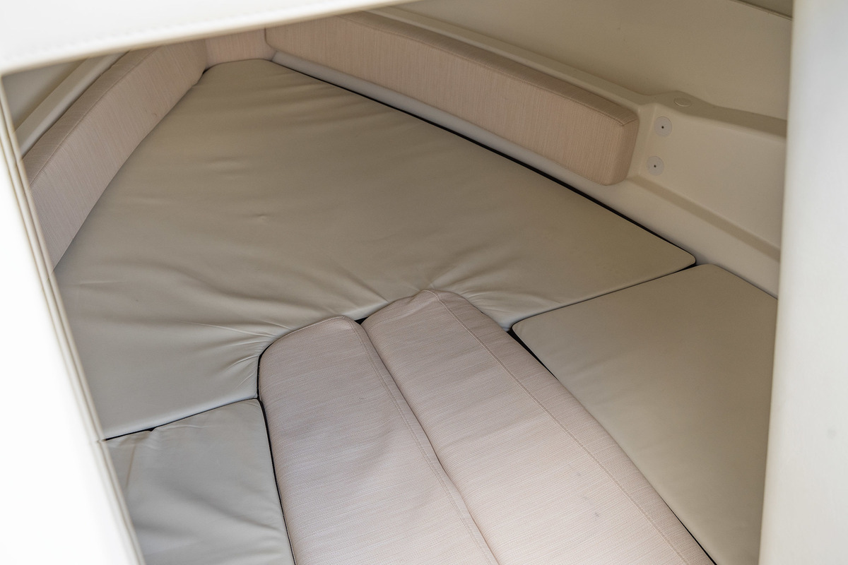 foto: 12 Sea Ray Sun Sport 250