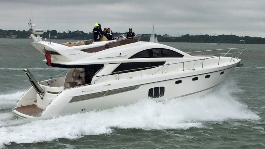 foto: 6 Fairline Phantom 48